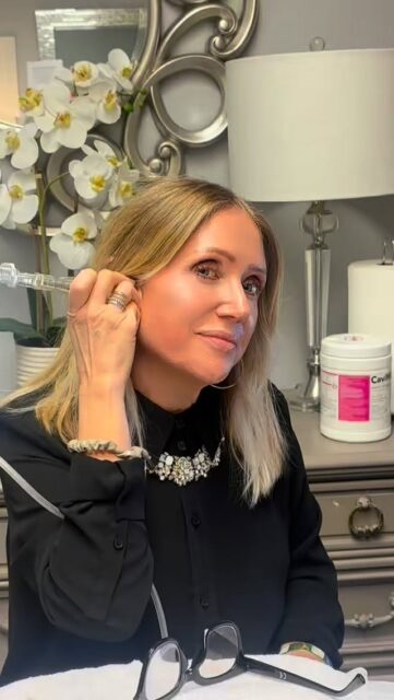 Most facials only treat the surface&hellip; but what about what&rsquo;s underneath?

Lymphatic drainage can be added to your Hydrafacial to elevate your results from the inside out; helping reduce puffiness, support detoxification, boost circulation, and leave your skin looking more sculpted, clear, and radiant. At Simple Radiance, every step has intention, we don&rsquo;t just perform facials, we enhance them with techniques that support real, lasting results.

If you&rsquo;ve been wanting that lifted, glowing, post-facial look that actually lasts longer, this is the upgrade your skin needs.

#Hydrafacial #LymphaticDrainage #GlowingSkin #SkincareResults #FacialTreatment